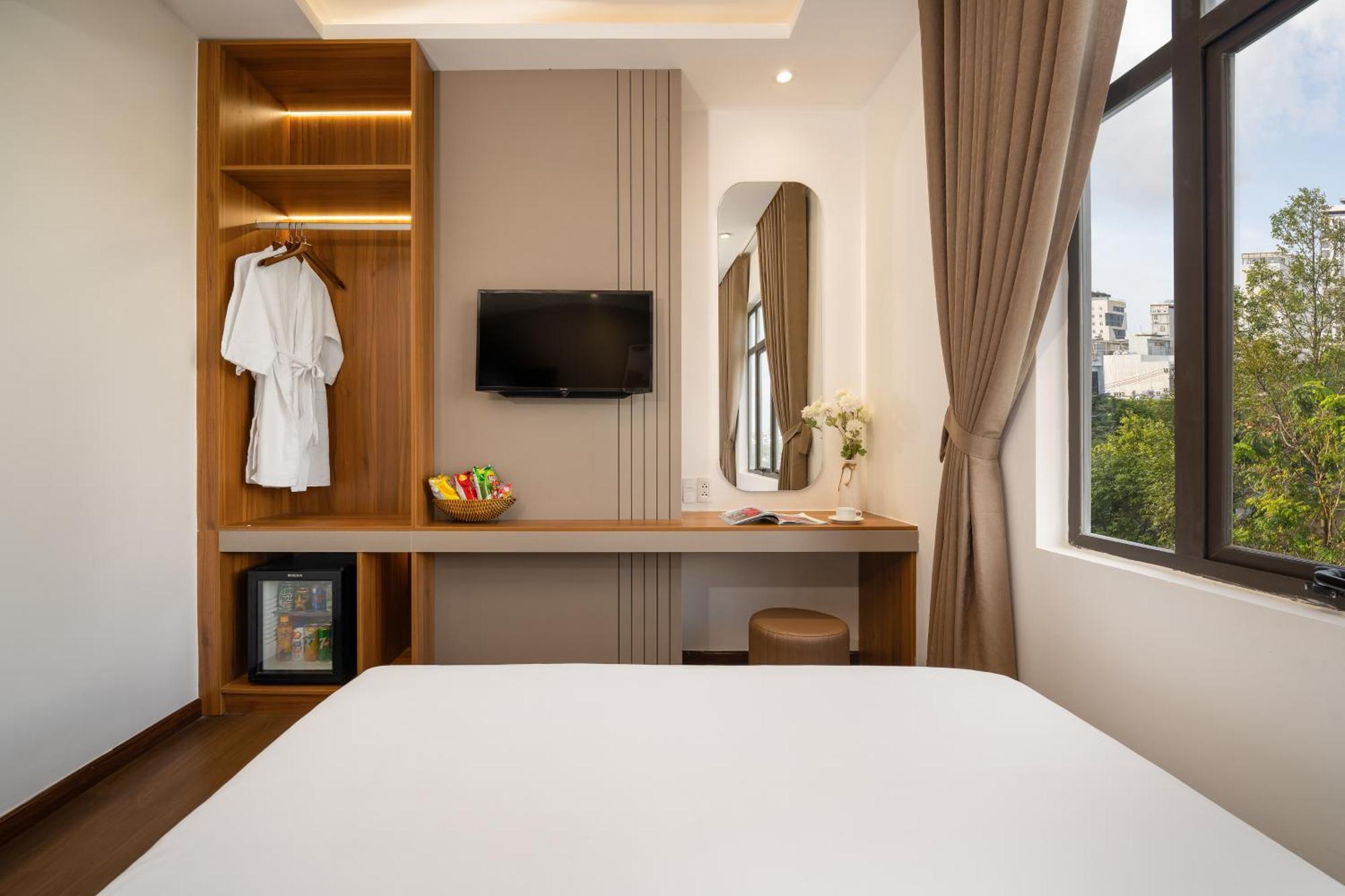 Duong Gia Hotel Дананг Екстериор снимка