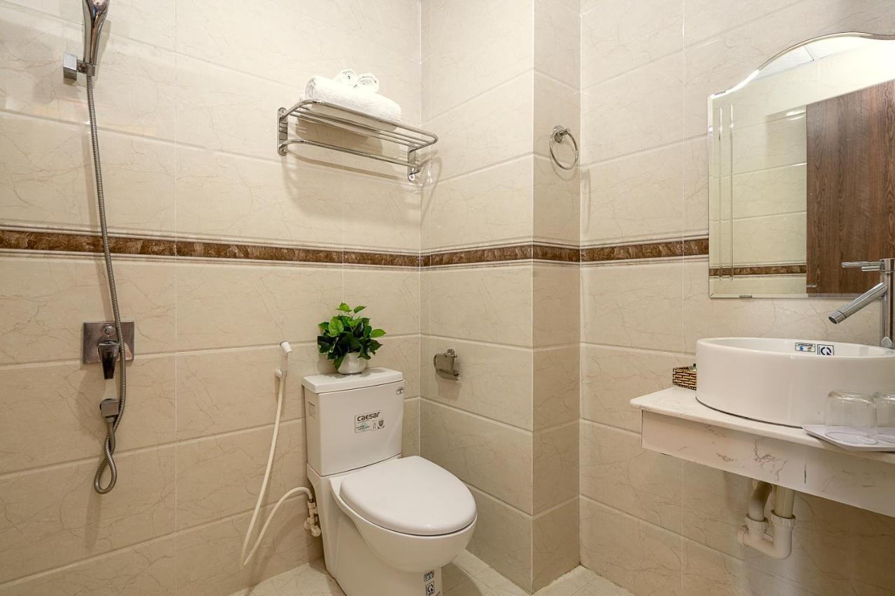 Duong Gia Hotel Дананг Екстериор снимка